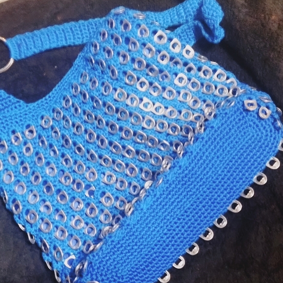 Handmade purse with can tabs - Picture 5 of 7